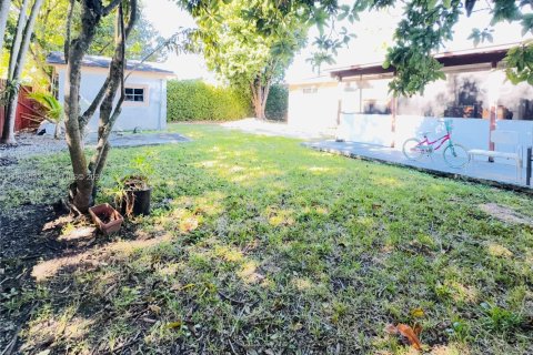 House in Miami, Florida 3 bedrooms, 120.4 sq.m. № 2010709 - photo 13