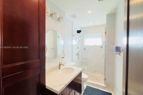House in Miami, Florida 3 bedrooms, 120.4 sq.m. № 2010709 - photo 8