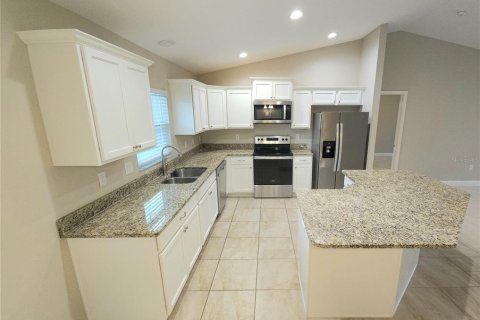 Villa ou maison à louer à Ocala, Floride: 3 chambres, 136.85 m2 № 2407083 - photo 4