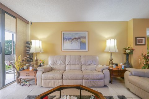 Copropriété à vendre à Lauderhill, Floride: 2 chambres, 130.71 m2 № 2145988 - photo 3