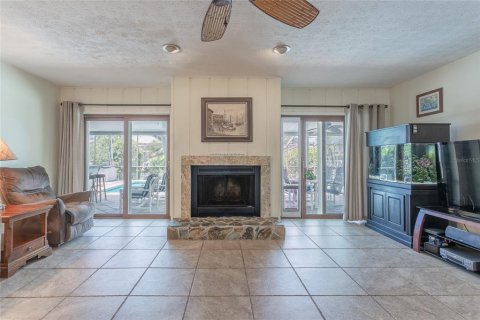Casa en venta en Tampa, Florida, 4 dormitorios, 217.39 m2 № 2195865 - foto 19