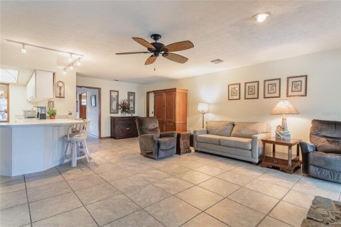 Casa en venta en Tampa, Florida, 4 dormitorios, 217.39 m2 № 2195865 - foto 22