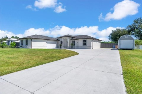 Casa en venta en Lehigh Acres, Florida, 4 dormitorios, 194.63 m2 № 1949324 - foto 4