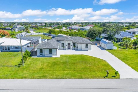 Casa en venta en Lehigh Acres, Florida, 4 dormitorios, 194.63 m2 № 1949324 - foto 2