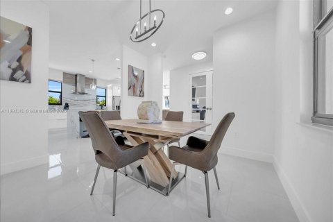 Casa en venta en Lehigh Acres, Florida, 4 dormitorios, 194.63 m2 № 1949324 - foto 13