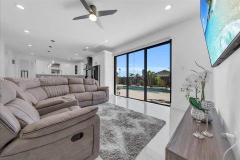 Casa en venta en Lehigh Acres, Florida, 4 dormitorios, 194.63 m2 № 1949324 - foto 9