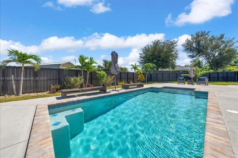 Casa en venta en Lehigh Acres, Florida, 4 dormitorios, 194.63 m2 № 1949324 - foto 21