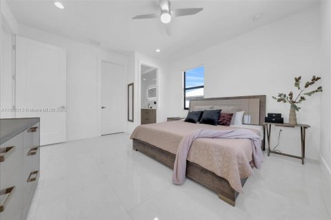 Casa en venta en Lehigh Acres, Florida, 4 dormitorios, 194.63 m2 № 1949324 - foto 16