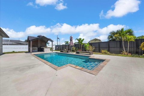 Casa en venta en Lehigh Acres, Florida, 4 dormitorios, 194.63 m2 № 1949324 - foto 22