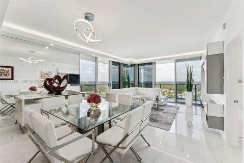Condo in North Miami Beach, Florida, 3 bedrooms  № 2090297 - photo 8