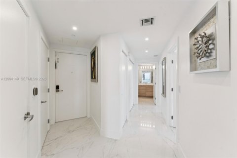Condo in North Miami Beach, Florida, 3 bedrooms  № 2090297 - photo 22