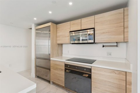 Condo in North Miami Beach, Florida, 3 bedrooms  № 2090297 - photo 25