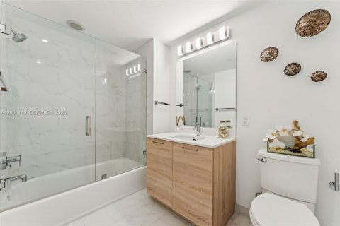 Condo in North Miami Beach, Florida, 3 bedrooms  № 2090297 - photo 18
