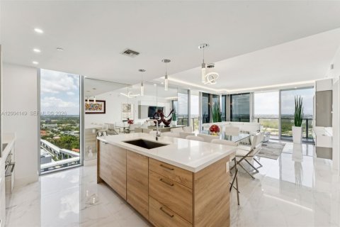 Condo in North Miami Beach, Florida, 3 bedrooms  № 2090297 - photo 6