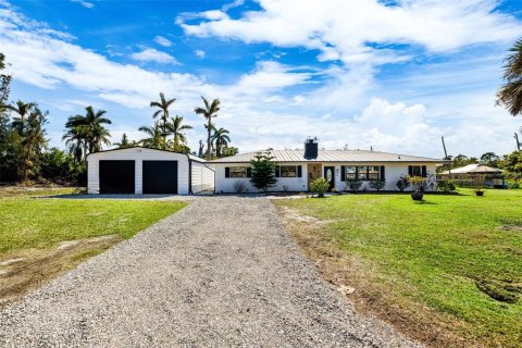 Villa ou maison à vendre à Punta Gorda, Floride: 4 chambres, 181.9 m2 № 1567784 - photo 2