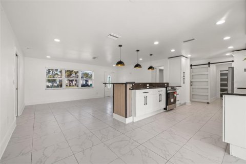 Villa ou maison à vendre à Punta Gorda, Floride: 4 chambres, 181.9 m2 № 1567784 - photo 7