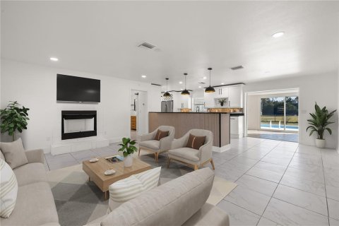 Villa ou maison à vendre à Punta Gorda, Floride: 4 chambres, 181.9 m2 № 1567784 - photo 3