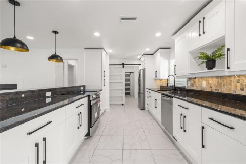 Villa ou maison à vendre à Punta Gorda, Floride: 4 chambres, 181.9 m2 № 1567784 - photo 8