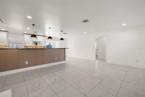 Villa ou maison à vendre à Punta Gorda, Floride: 4 chambres, 181.9 m2 № 1567784 - photo 5