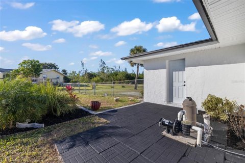 Villa ou maison à vendre à Punta Gorda, Floride: 4 chambres, 181.9 m2 № 1567784 - photo 25
