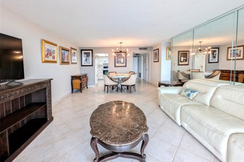 Copropriété à louer à Aventura, Floride: 1 chambre, 93.37 m2 № 1743854 - photo 3
