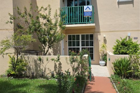 Condominio en venta en Miami, Florida, 2 dormitorios, 121.52 m2 № 1896227 - foto 2