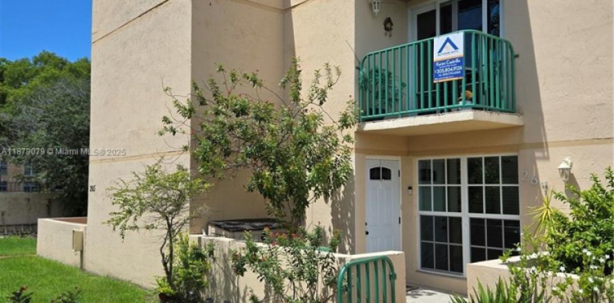 Condominio en Miami, Florida, 2 dormitorios № 1896227