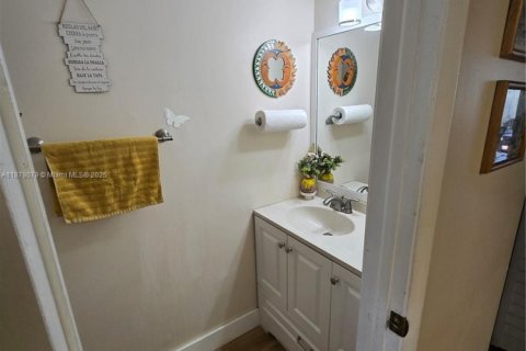 Condominio en venta en Miami, Florida, 2 dormitorios, 121.52 m2 № 1896227 - foto 11