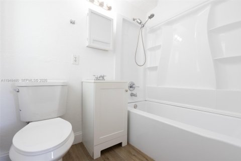 Copropriété à louer à Miami, Floride: 1 chambre, 51.1 m2 № 2152981 - photo 13