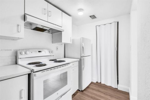 Copropriété à louer à Miami, Floride: 1 chambre, 51.1 m2 № 2152981 - photo 9