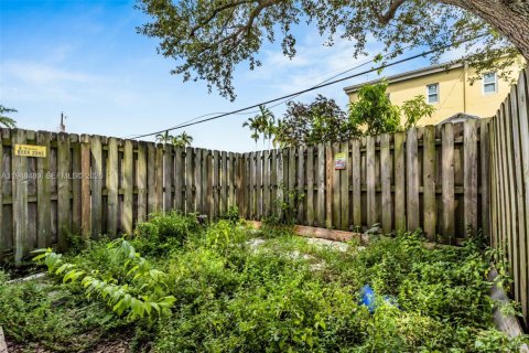 Copropriété à louer à Miami, Floride: 1 chambre, 51.1 m2 № 2152981 - photo 14