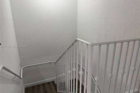Touwnhouse à louer à Hialeah, Floride: 3 chambres, 126.35 m2 № 1990338 - photo 13