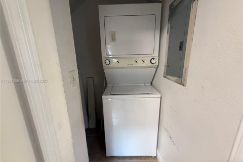 Touwnhouse à louer à Hialeah, Floride: 3 chambres, 126.35 m2 № 1990338 - photo 10