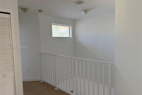 Touwnhouse à louer à Hialeah, Floride: 3 chambres, 126.35 m2 № 1990338 - photo 14