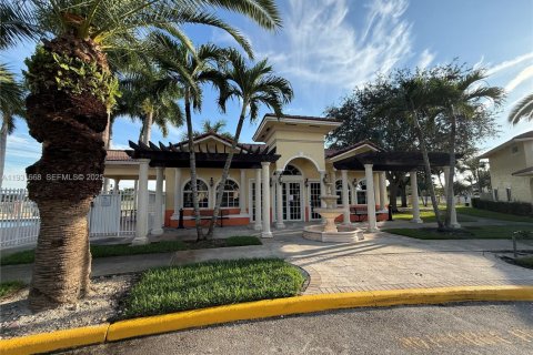 Touwnhouse à louer à Hialeah, Floride: 3 chambres, 126.35 m2 № 1990338 - photo 20