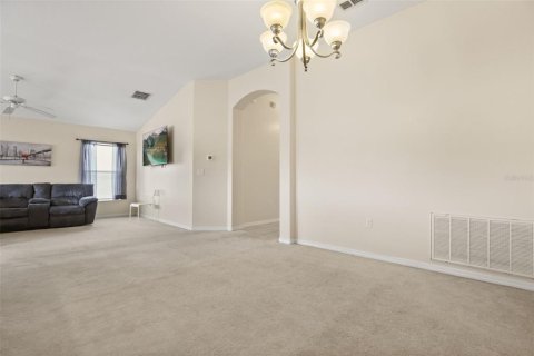 Villa ou maison à vendre à Davenport, Floride: 4 chambres, 165.18 m2 № 2403237 - photo 3