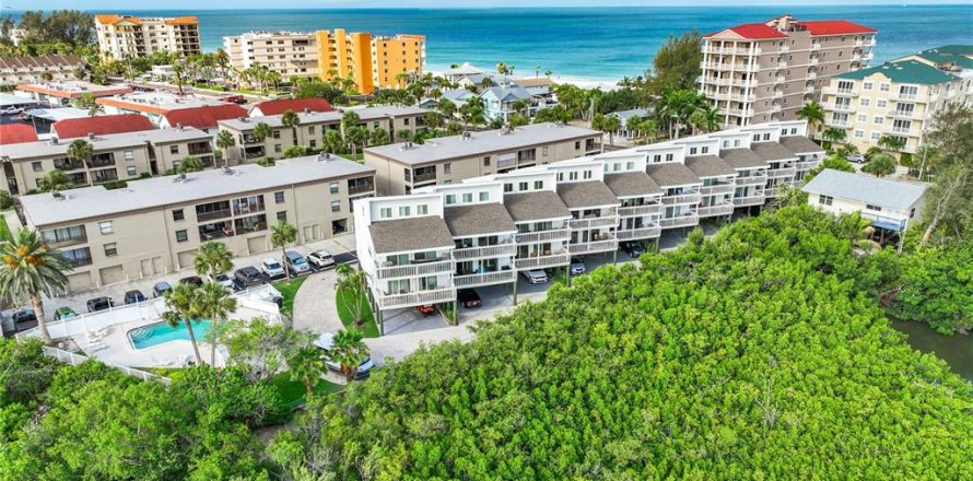 Condo à Indian Rocks Beach, Floride, 2 chambres № 2097154