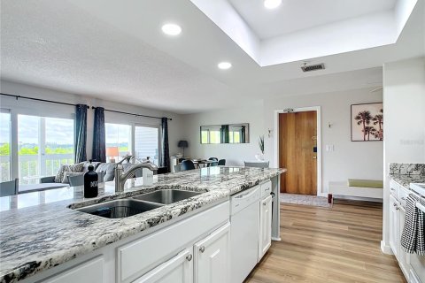 Copropriété à vendre à Indian Rocks Beach, Floride: 2 chambres, 98.01 m2 № 2097154 - photo 7