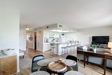 Copropriété à vendre à Indian Rocks Beach, Floride: 2 chambres, 98.01 m2 № 2097154 - photo 2