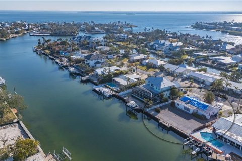 Casa en Holmes Beach, Florida 3 dormitorios, 150.41 m2 № 1521683