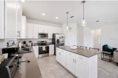Casa en alquiler en Winter Haven, Florida, 4 dormitorios, 172.15 m2 № 2096043 - foto 9