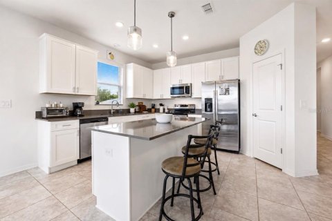 Casa en alquiler en Winter Haven, Florida, 4 dormitorios, 172.15 m2 № 2096043 - foto 12