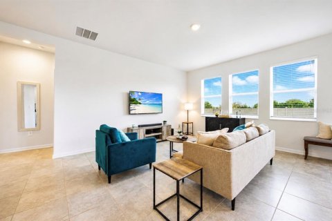 Casa en alquiler en Winter Haven, Florida, 4 dormitorios, 172.15 m2 № 2096043 - foto 6
