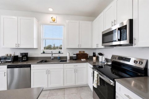 Casa en alquiler en Winter Haven, Florida, 4 dormitorios, 172.15 m2 № 2096043 - foto 8