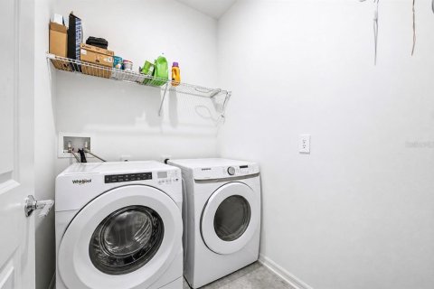 Casa en alquiler en Winter Haven, Florida, 4 dormitorios, 172.15 m2 № 2096043 - foto 23