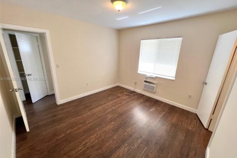 Снять в аренду квартиру в Майами, Флорида 1 спальня, № 2046476 - фото 5