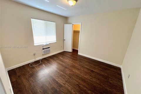 Снять в аренду квартиру в Майами, Флорида 1 спальня, № 2046476 - фото 4