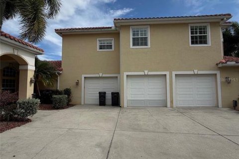 Casa en venta en Tampa, Florida, 5 dormitorios, 402.92 m2 № 2210783 - foto 18