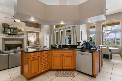 Casa en venta en Tampa, Florida, 5 dormitorios, 402.92 m2 № 2210783 - foto 21
