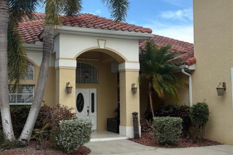 Casa en venta en Tampa, Florida, 5 dormitorios, 402.92 m2 № 2210783 - foto 17